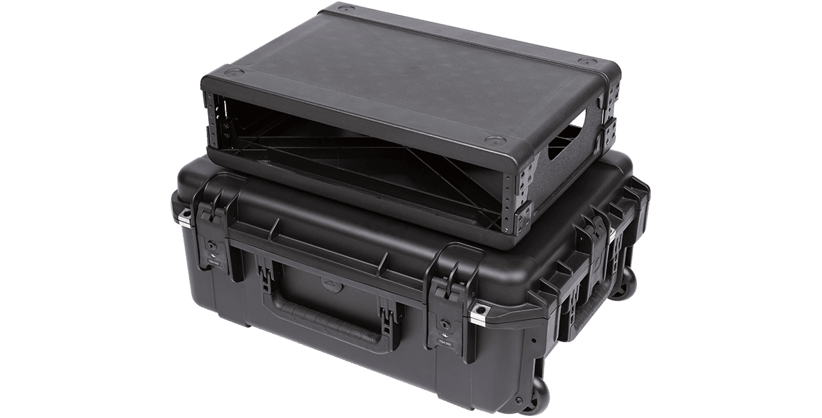 SKB Cases 3I-2215M82U
