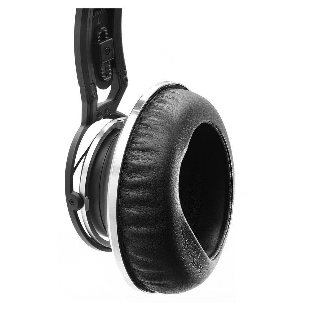 AKG K872