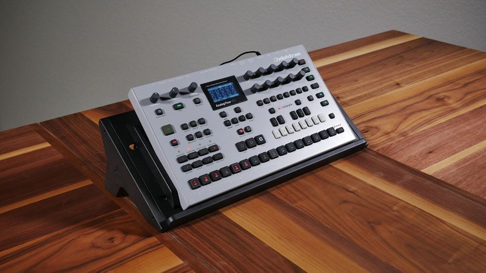 ULT-17983
